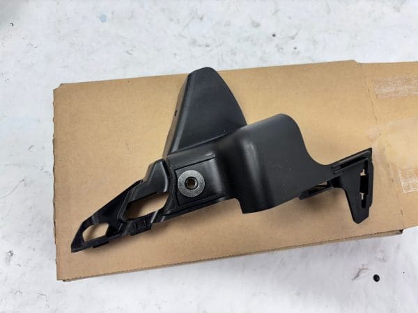 92243318 2010 2011 2012 2013 2014 2015 CHEVY CAMARO FRONT BUMPER OEM BRACKET