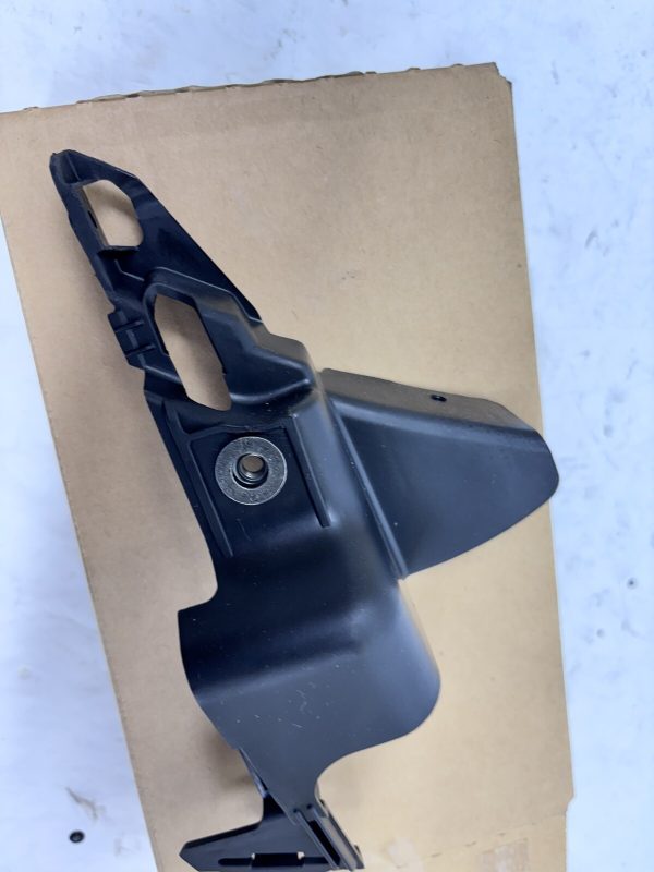 92243318 2010 2011 2012 2013 2014 2015 CHEVY CAMARO FRONT BUMPER OEM BRACKET - Image 3