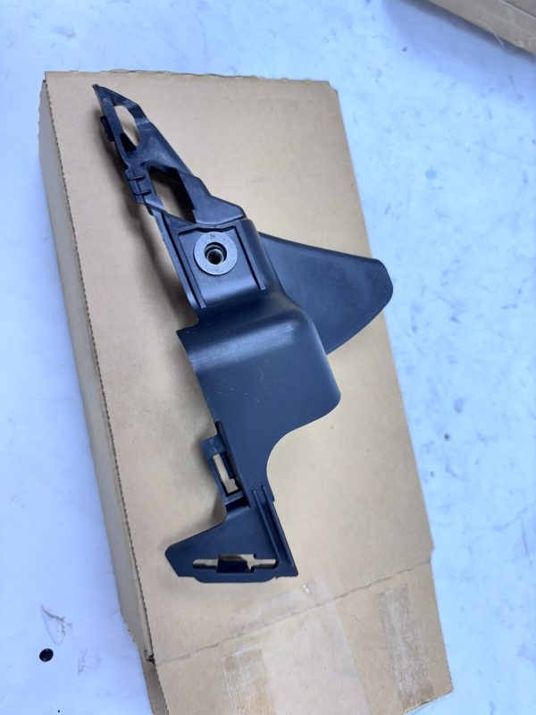 92243318 2010 2011 2012 2013 2014 2015 CHEVY CAMARO FRONT BUMPER OEM BRACKET - Image 6