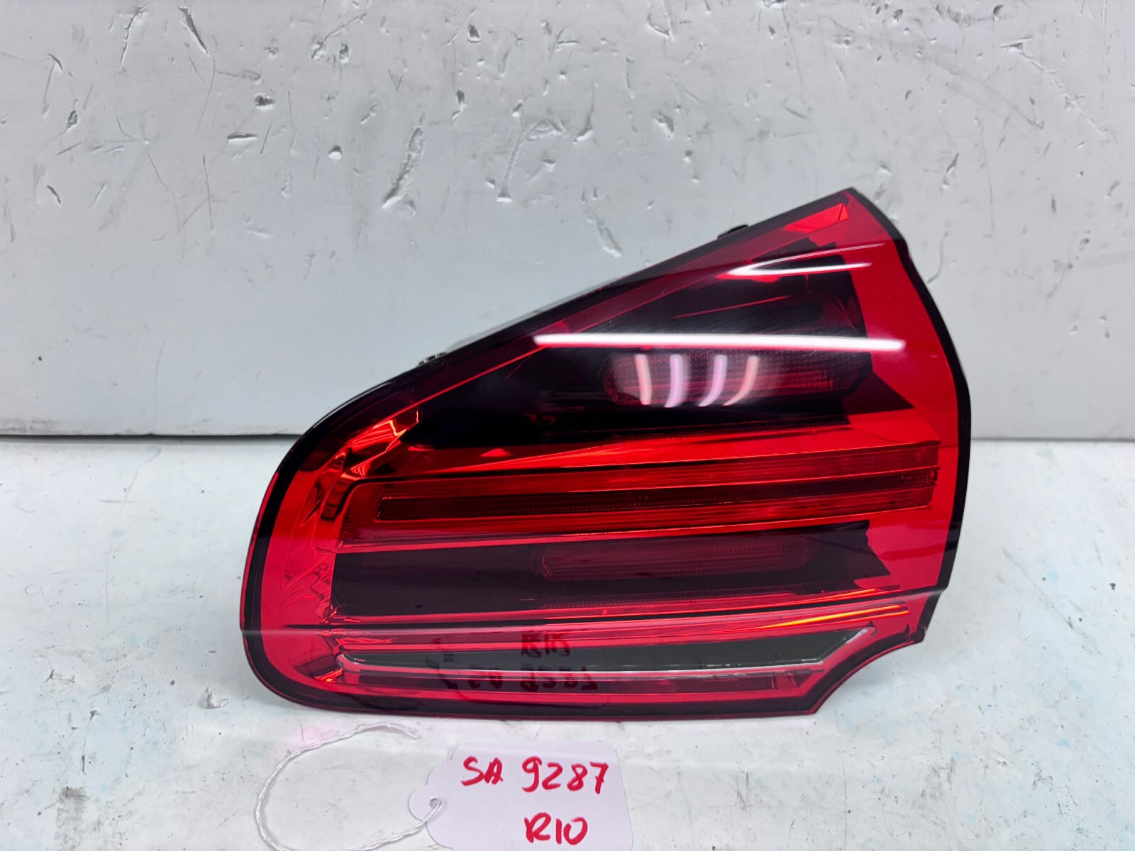 7P5945308G 2015 2016 2017 2018 PORSCHE CAYENNE LED REAR RIGHT OEM TAIL LIGHT - Image 5