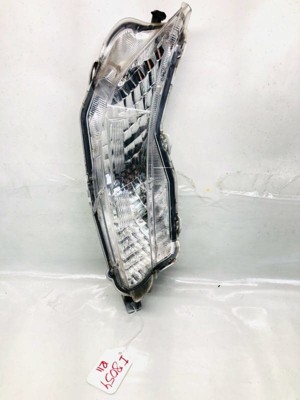 2015 2016 2017 TOYOTA CAMRY HALOGEN FRONT RIGHT OEM FOG LIGHT TURN SIGNAL - Image 2