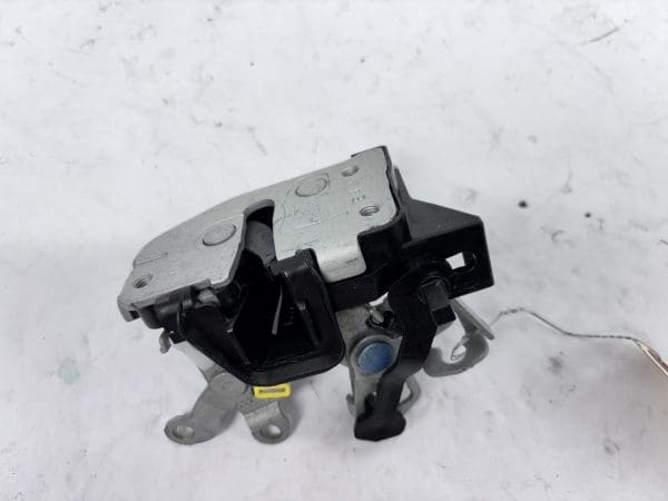 Rear Driver Door Lock Actuator for Ford F250 F350 F450 F550 Super Duty 1999-2008 - Image 7