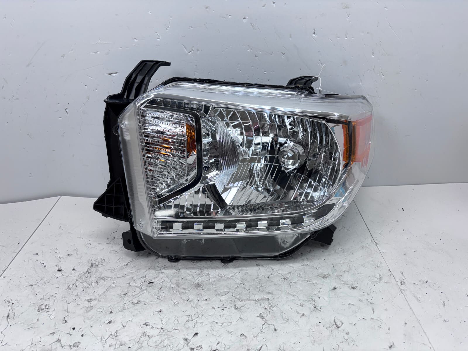 for 2014 2015 2016 2017 toyota tundra halogen left capa headlight - Image 2
