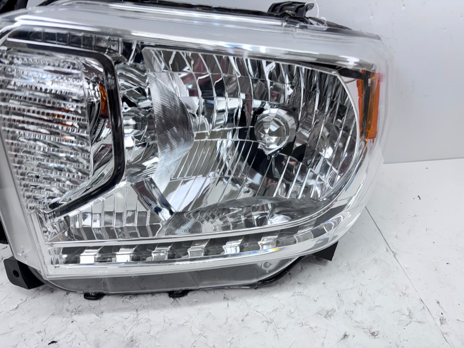 for 2014 2015 2016 2017 toyota tundra halogen left capa headlight - Image 10