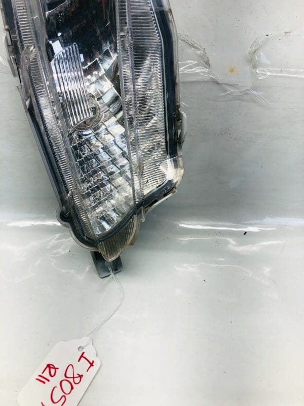2015 2016 2017 TOYOTA CAMRY HALOGEN FRONT RIGHT OEM FOG LIGHT TURN SIGNAL - Image 6