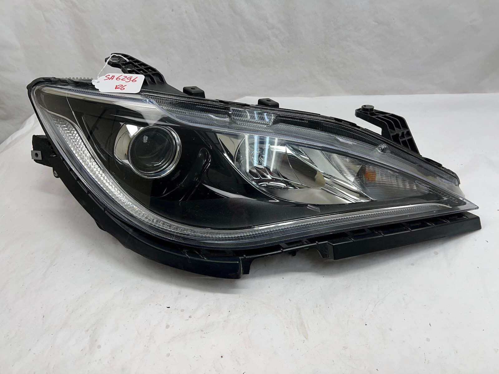 2017 2018 2019 2020 chrysler pacifica halogen led front right oem headlight
