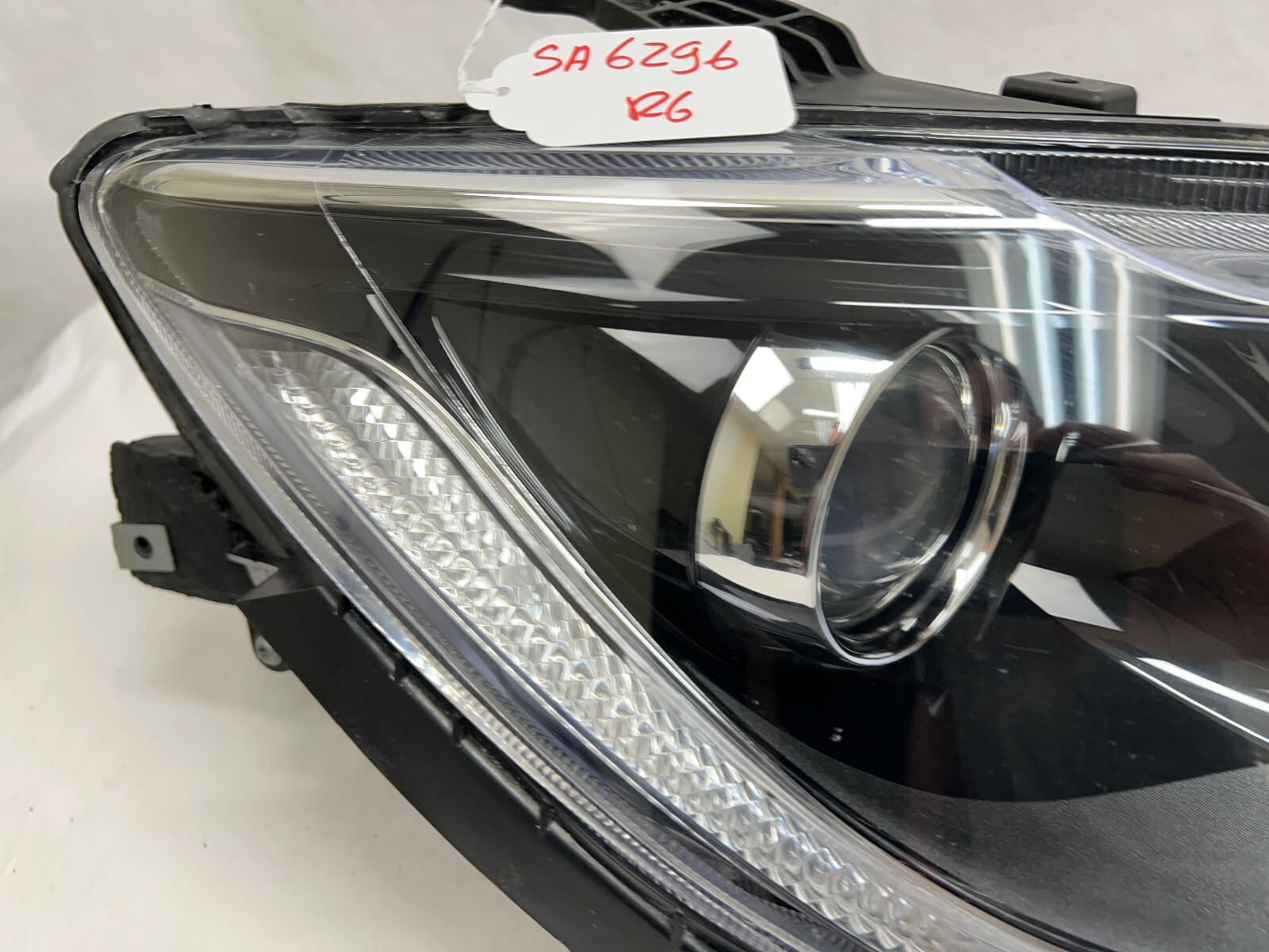 2017 2018 2019 2020 chrysler pacifica halogen led front right oem headlight - Image 8