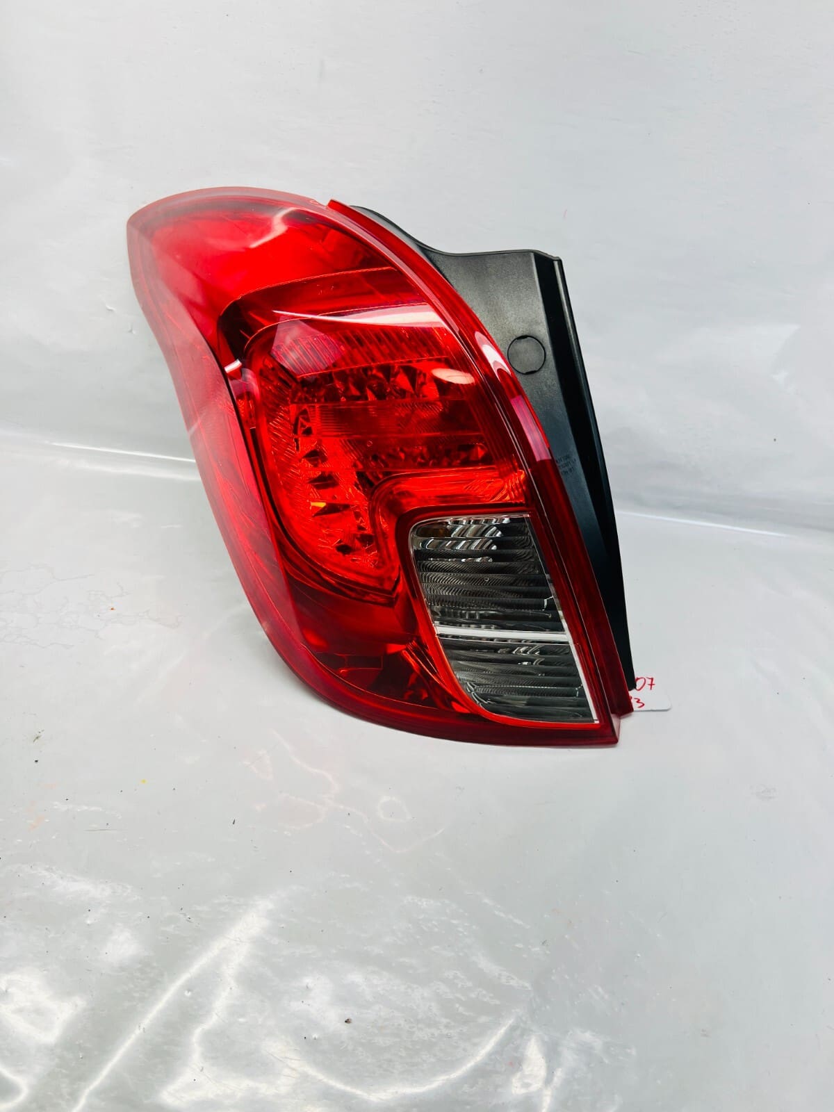 42435943 2013 2014 2015 2016 BUICK ENCORE REAR LEFT OEM TAIL LIGHT