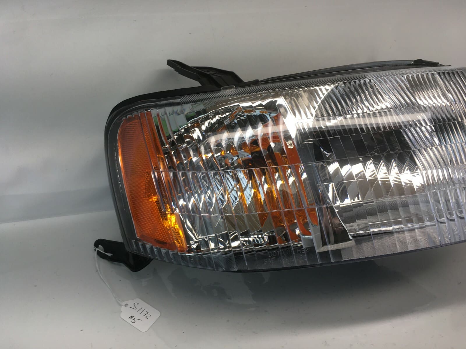 🎈NICE🎈 2001 2002 20003 20004 FORD ESCAPE FRONT RIGHT HEADLIGHT HALAOGEN - Image 3