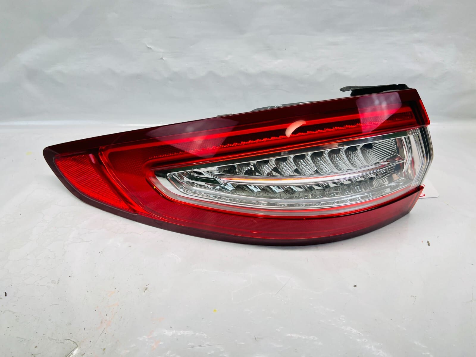 2013 2014 2015 2016 FORD FUSION LED REAR LEFT OUTER OEM TAIL LIGHT - Image 2