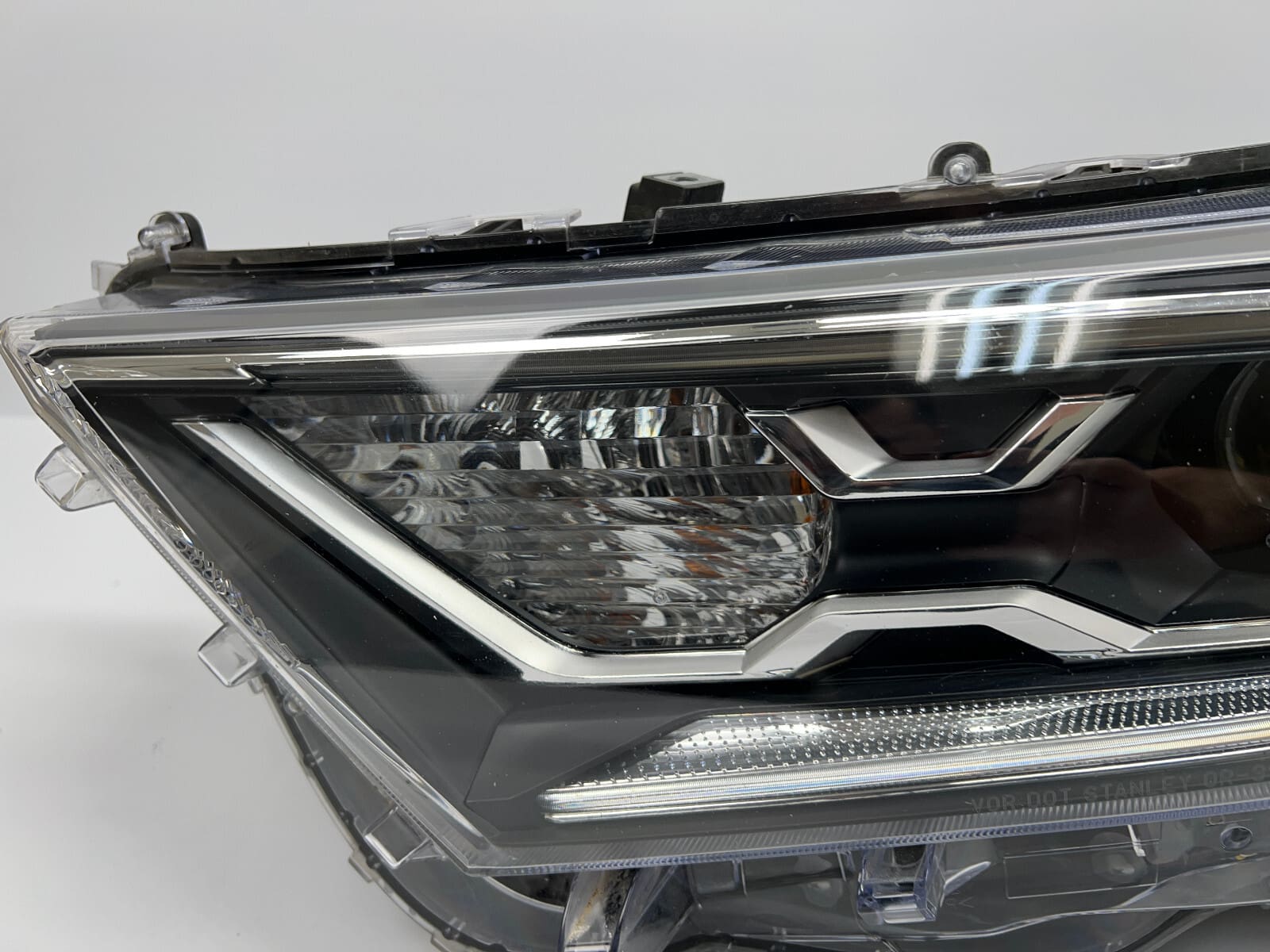 all tabs 2019 2020 2021 toyota rav4 hybrid led front left oem headlight - Image 4