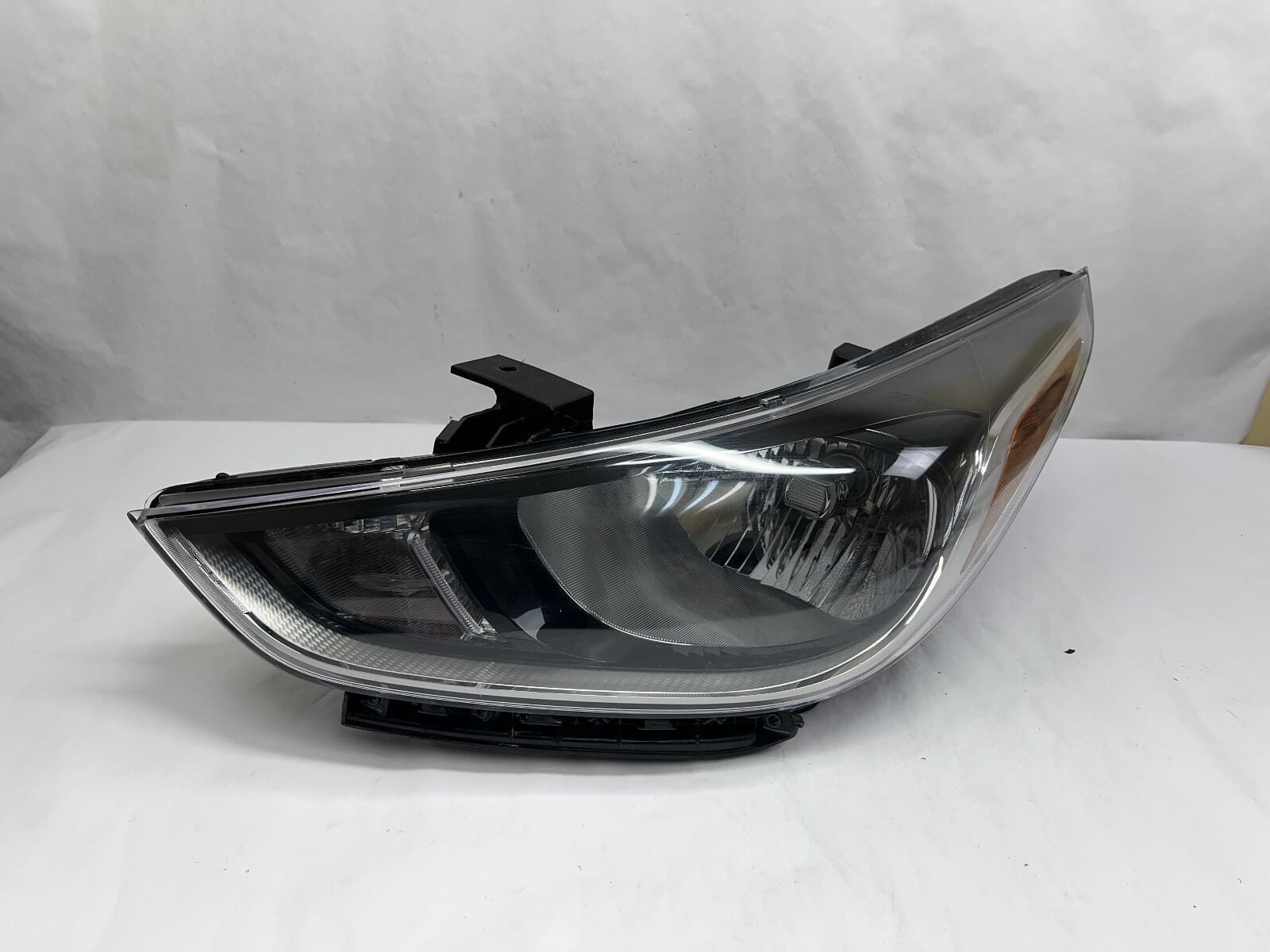 92101-j0xxx 2018 2019 2020 2021 2022 hyundai accent front left oem headlight