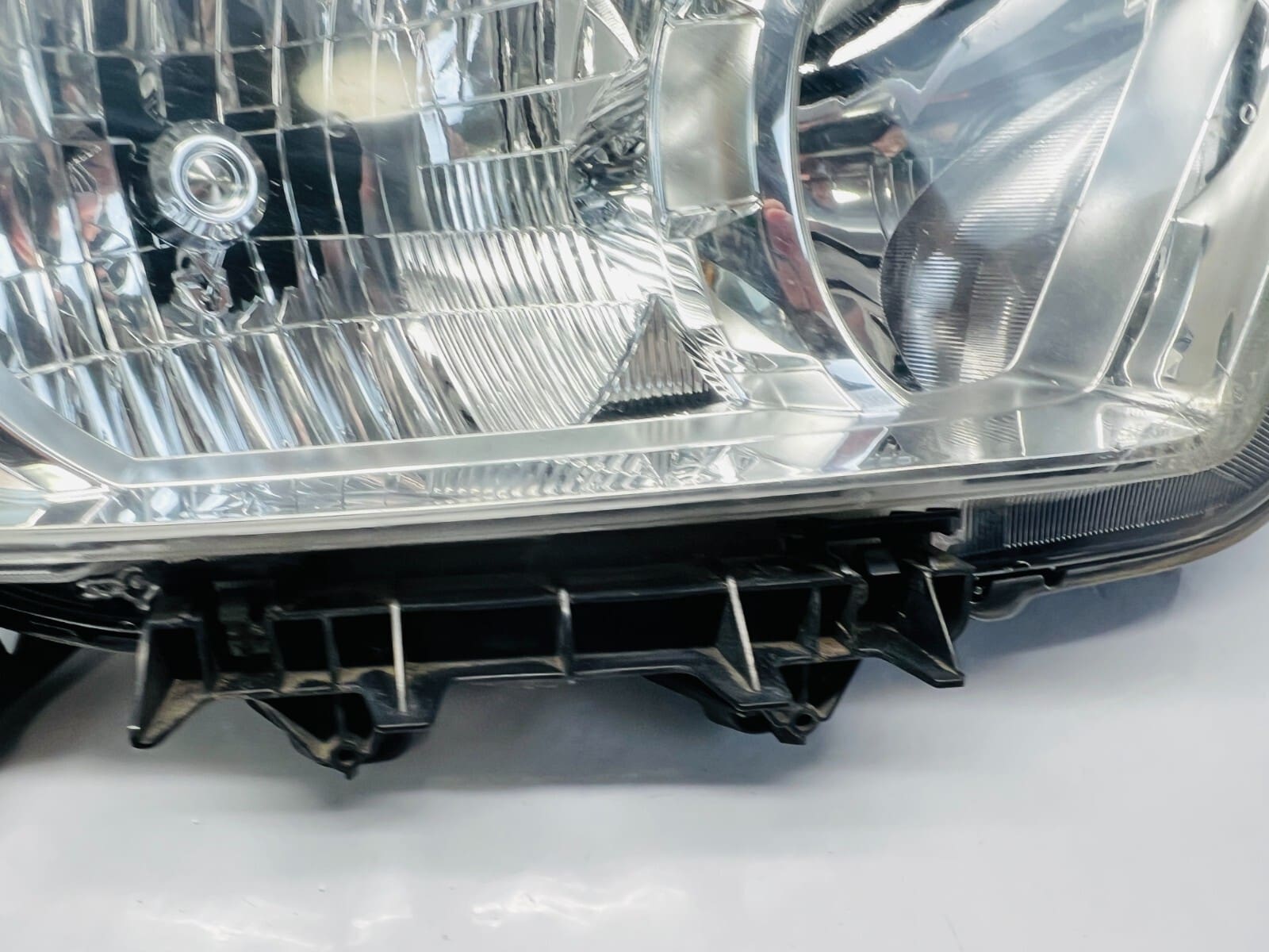 ALL TABS 2010 2011 2012 2013 TOYOTA 4RUNNER FRONT RIGHT OEM HEADLIGHT - Image 6