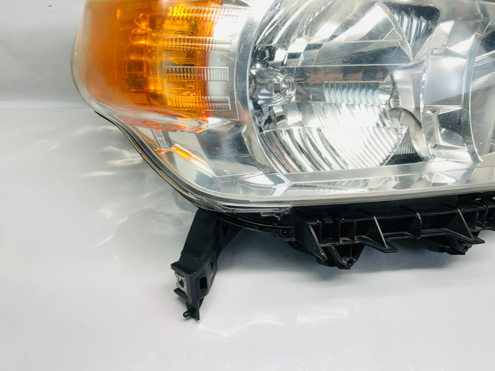 ALL TABS 2010 2011 2012 2013 TOYOTA 4RUNNER FRONT RIGHT OEM HEADLIGHT - Image 7