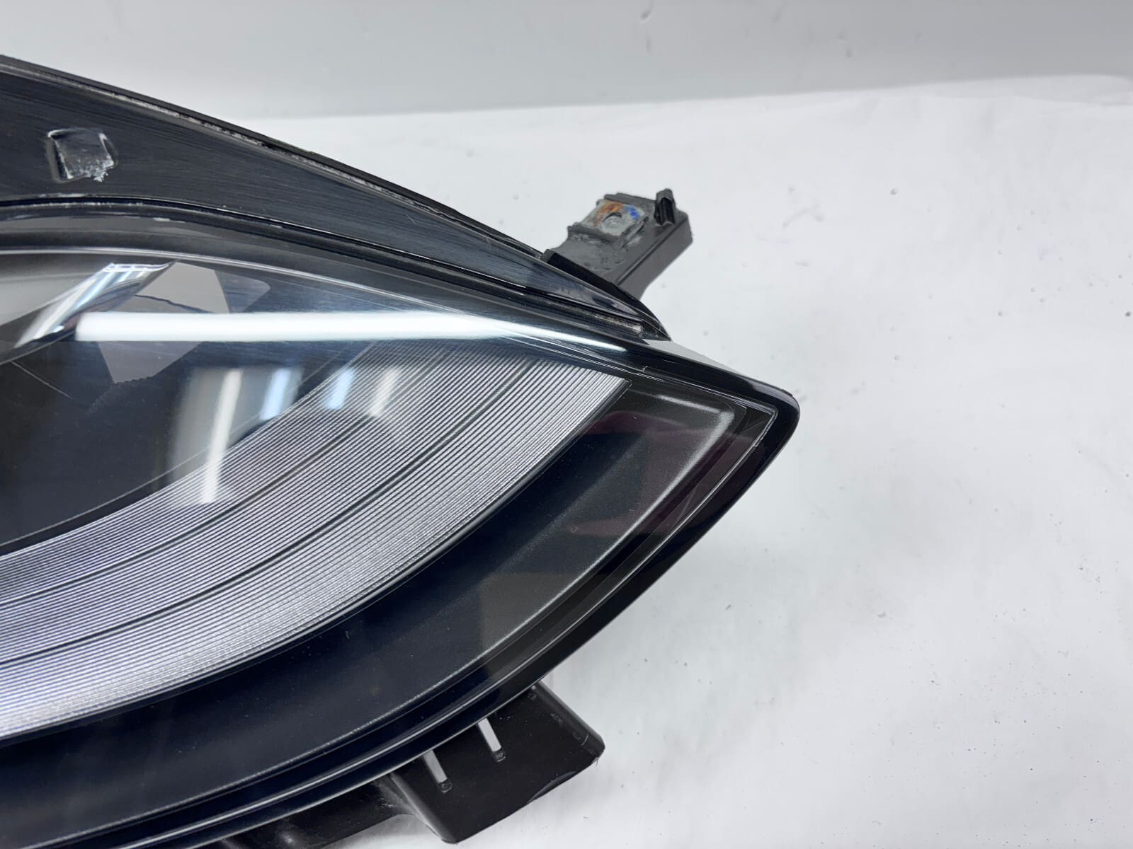 1514953-00-C 2021 2022 2023 TESLA MODEL 3 Y LED MATRIX FRONT RIGHT OEM HEADLIGHT - Image 2