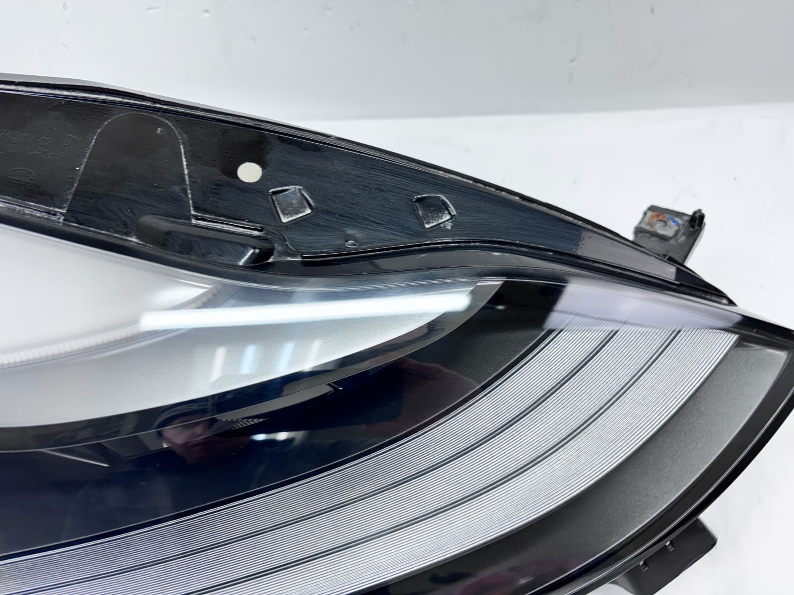 1514953-00-C 2021 2022 2023 TESLA MODEL 3 Y LED MATRIX FRONT RIGHT OEM HEADLIGHT - Image 4
