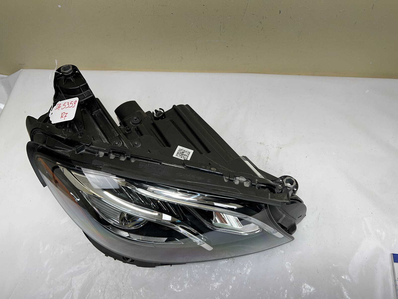 NICE 2017 2018 2019 2020 MERCEDES E CLASS LED E300 E350 E550 RIGHT OEM HEADLIGHT - Image 2