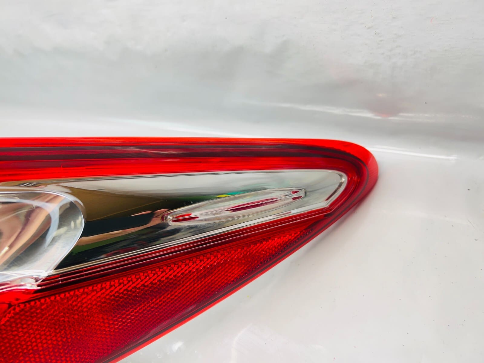 🎈🎈 2015 2016 2017 TOYOTA CAMRY REAR RIGHT OUTER OEM TAIL LIGHT - Image 4