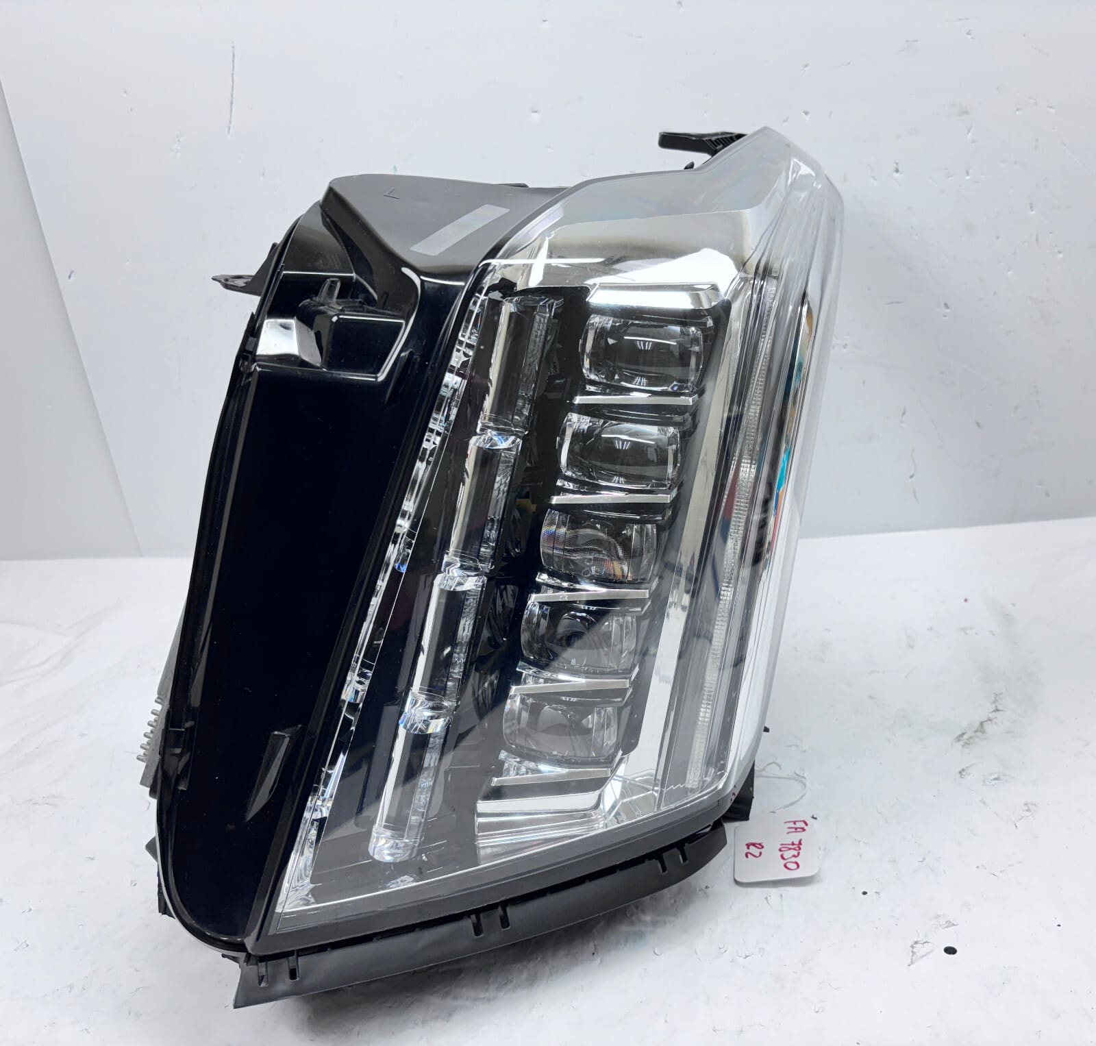 2015 2016 2017 2018 2019 2020 CADILLAC ESCALADE LED LEFT OEM HEADLIGHT 84216044