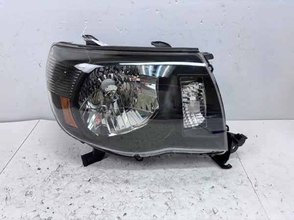 for 2005 2006 2007 2008 2009 2010 2011 toyota tacoma halogen right headlight - Image 2