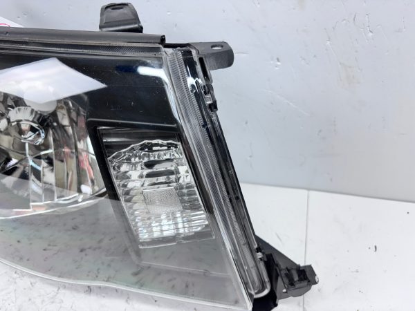 for 2005 2006 2007 2008 2009 2010 2011 toyota tacoma halogen right headlight - Image 5