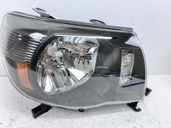 for 2005 2006 2007 2008 2009 2010 2011 toyota tacoma halogen right headlight - Image 11