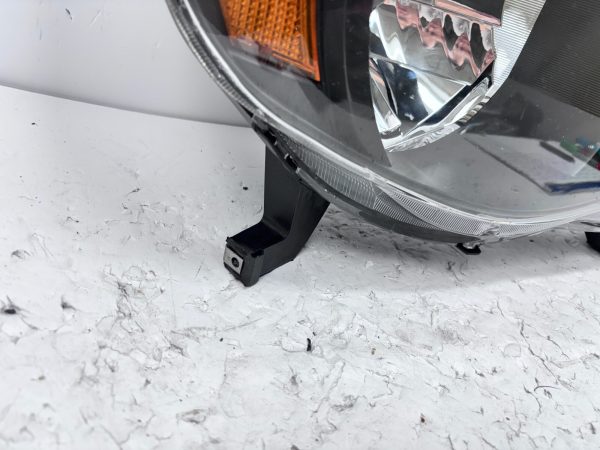 for 2005 2006 2007 2008 2009 2010 2011 toyota tacoma halogen right headlight - Image 13