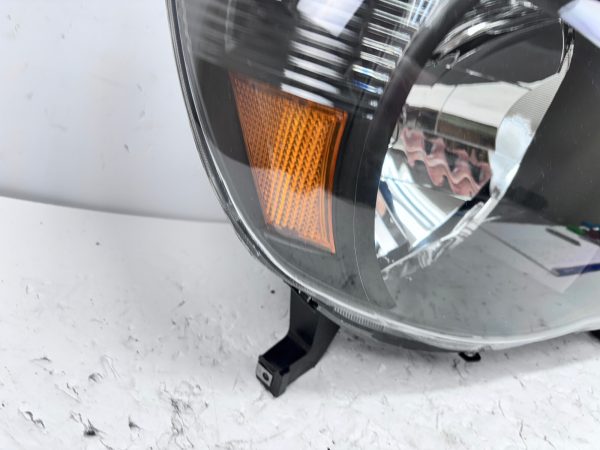 for 2005 2006 2007 2008 2009 2010 2011 toyota tacoma halogen right headlight - Image 14