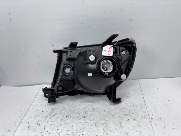 for 2005 2006 2007 2008 2009 2010 2011 toyota tacoma halogen right headlight - Image 20