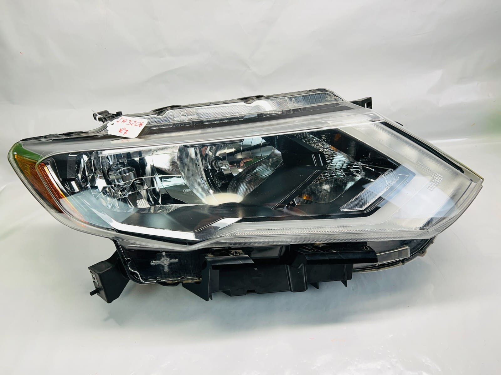 2017 2018 2019 2020 NISSAN ROGUE HALOGEN LED FRONT RIGHT OEM HEADLIGHT