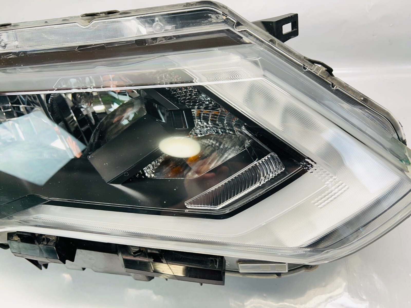 2017 2018 2019 2020 NISSAN ROGUE HALOGEN LED FRONT RIGHT OEM HEADLIGHT - Image 4