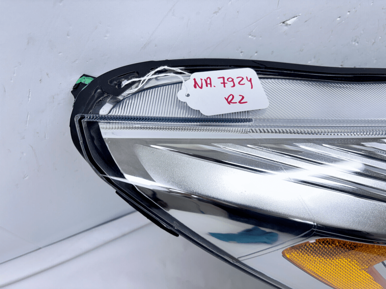 2017 2018 2019 FORD ESCAPE HALOGEN LED FRONT RIGHT OEM HEADLIGHT GJ5413W029BH - Image 9