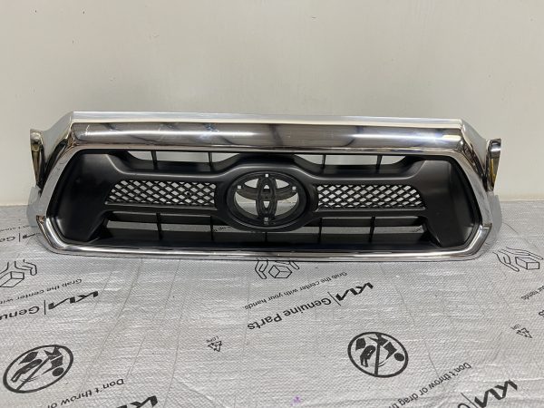 2012 2013 2014 2015 TOYOTA TACOMA FRONT OEM GRILLE CHROME 53100-04470
