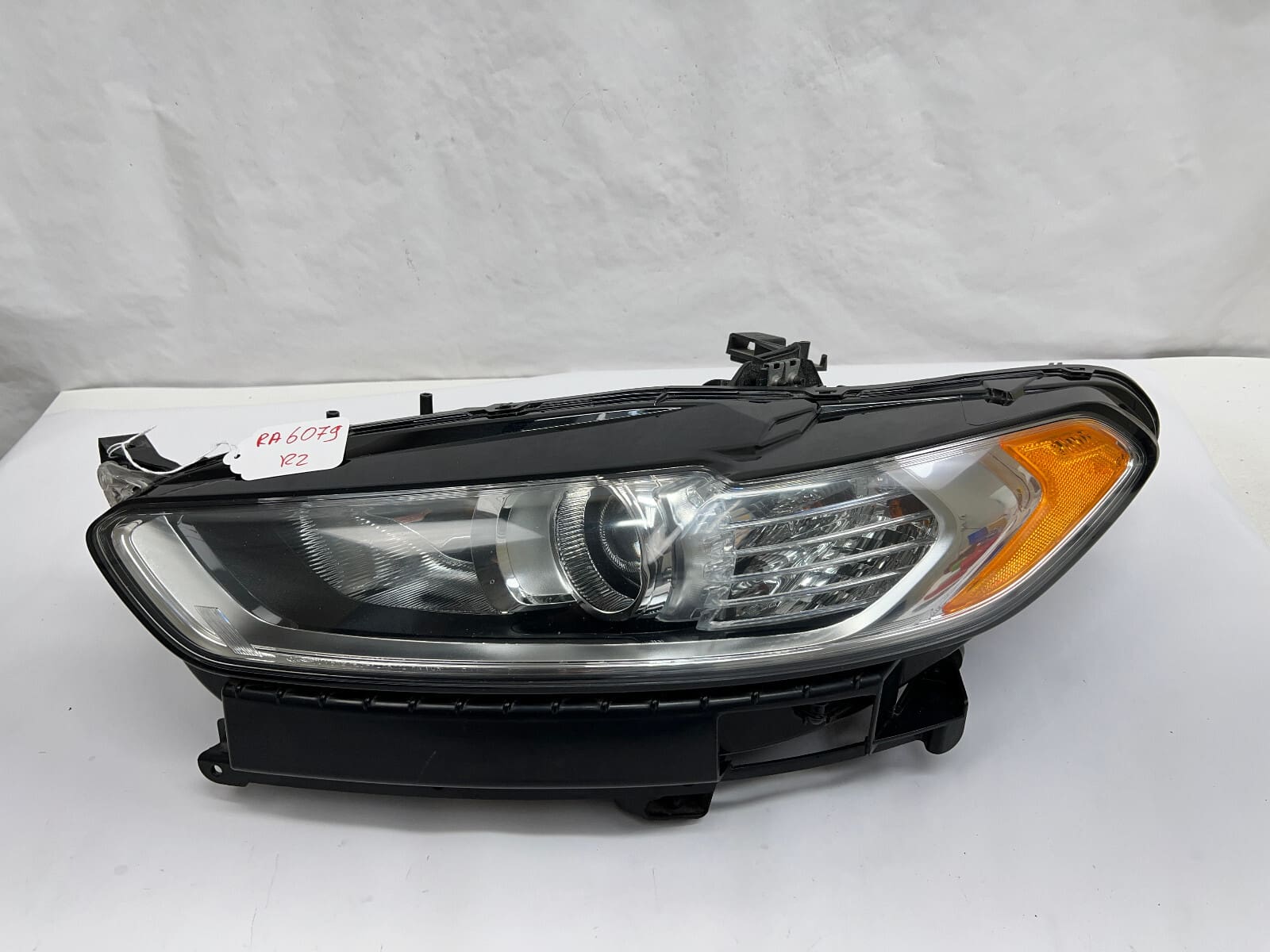 ds7313w030cd 2013 2014 2015 2016 ford fusion halogen front left oem headlight