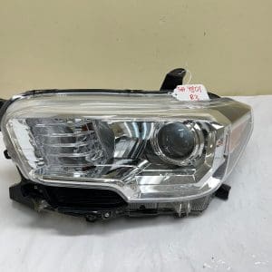 2016 2017 2018 2019 2020 2021 2022 TOYOTA TACOMA HALOGEN LEFT OEM HEADLIGHT