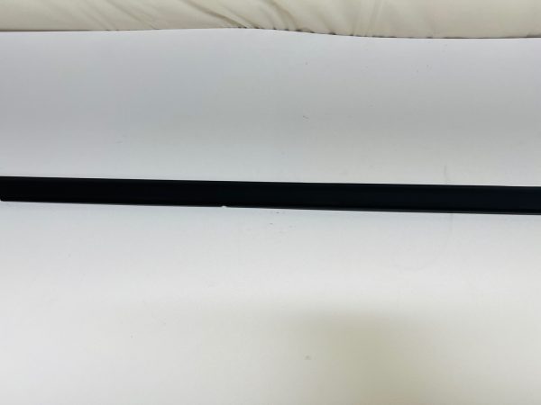 2016 2017 2018 2019 CHEVY VOLT FRONT RIGHT WINDOW BELT MOLDING OEM 23114914 - Image 3