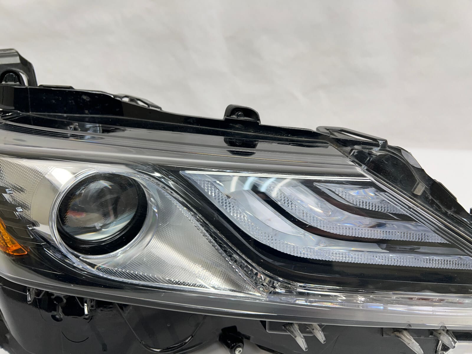 2018-2020 2021 2022 2023 TOYOTA CAMRY XLE FULL LED BLACK TRD RIGHT OEM HEADLIGHT - Image 4