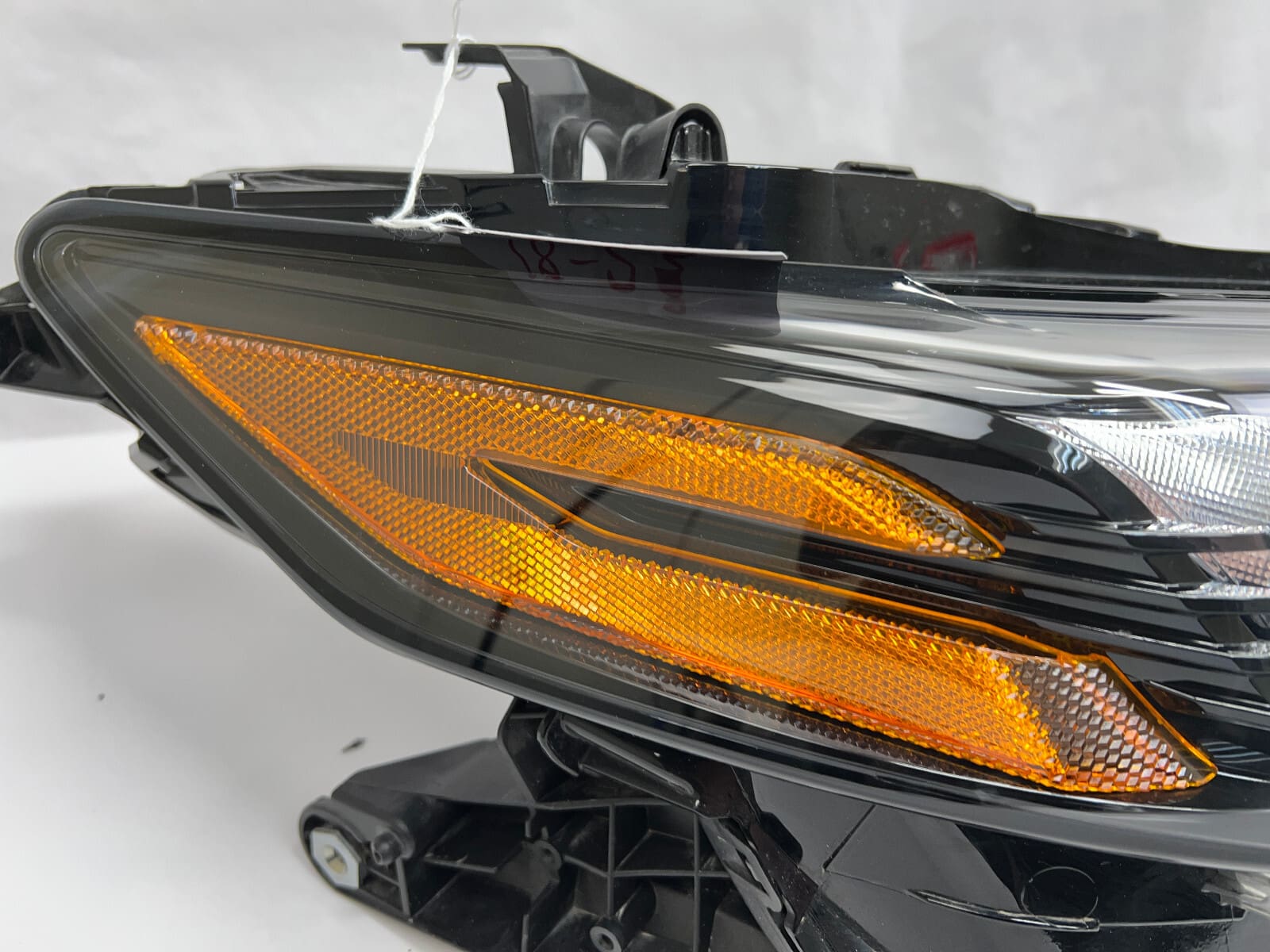 2018-2020 2021 2022 2023 TOYOTA CAMRY XLE FULL LED BLACK TRD RIGHT OEM HEADLIGHT - Image 9