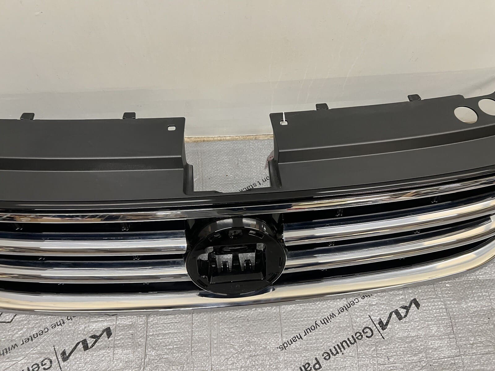 🌟MINT🌟 2022 2023 2024 VW TIGUAN FRONT OEM GRILLE 5NN853655D - Image 3