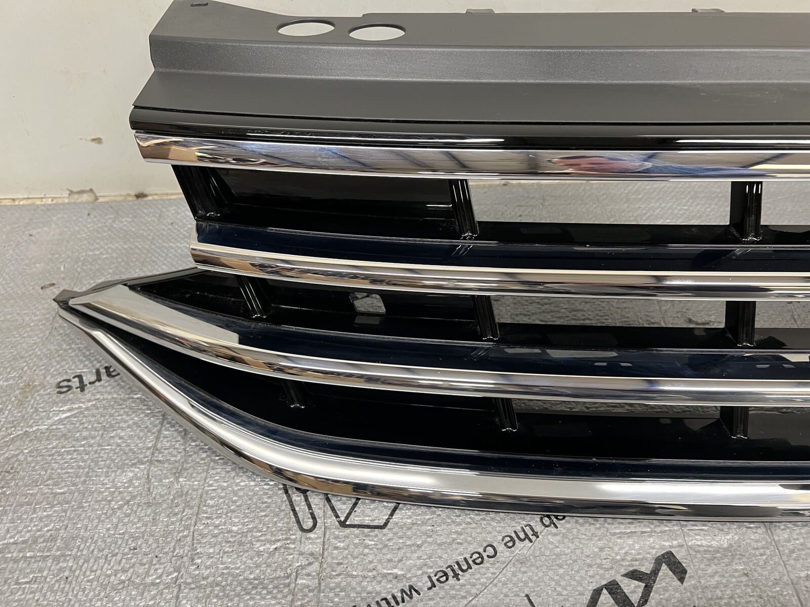 🌟MINT🌟 2022 2023 2024 VW TIGUAN FRONT OEM GRILLE 5NN853655D - Image 5
