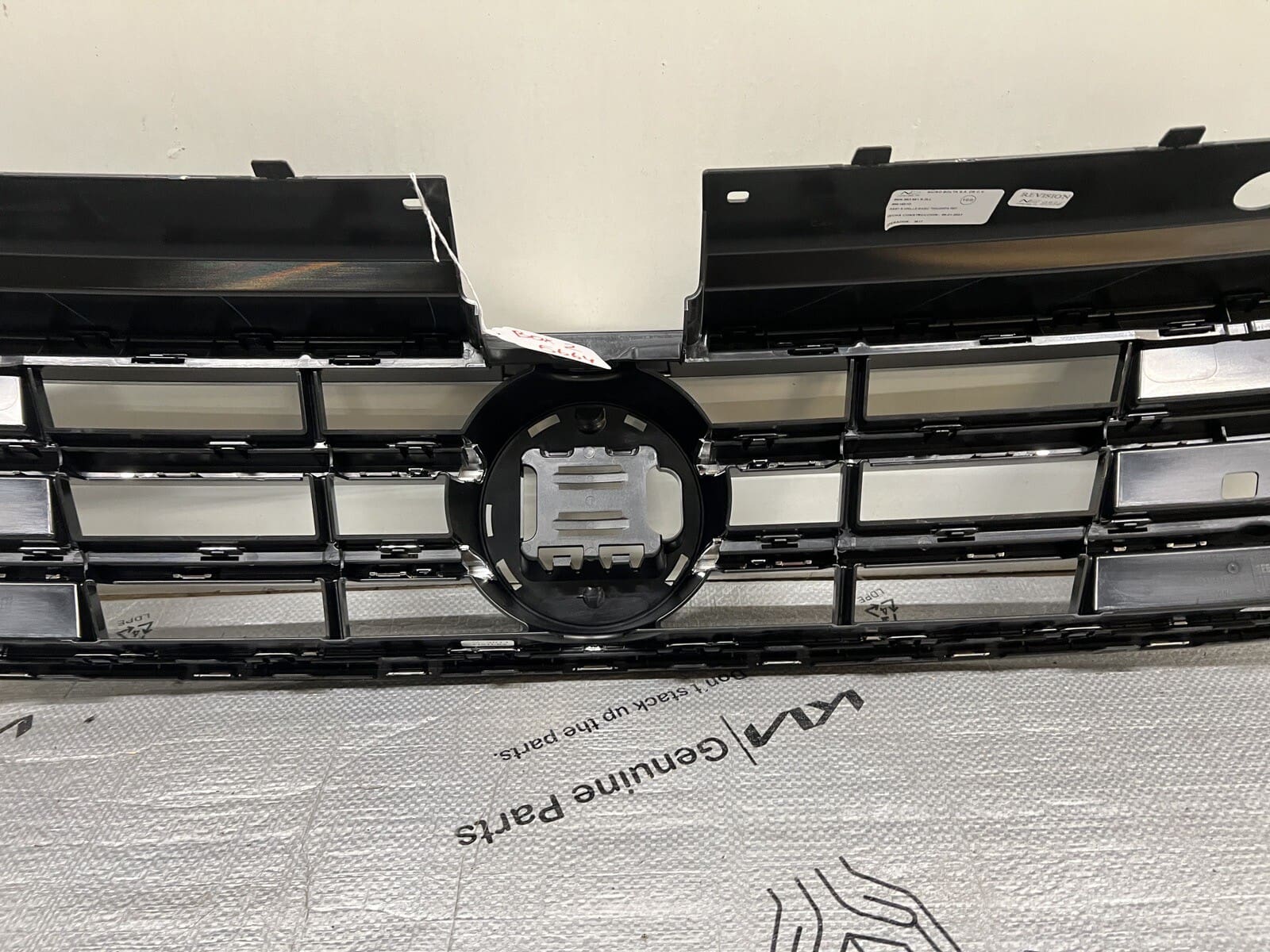 🌟MINT🌟 2022 2023 2024 VW TIGUAN FRONT OEM GRILLE 5NN853655D - Image 12
