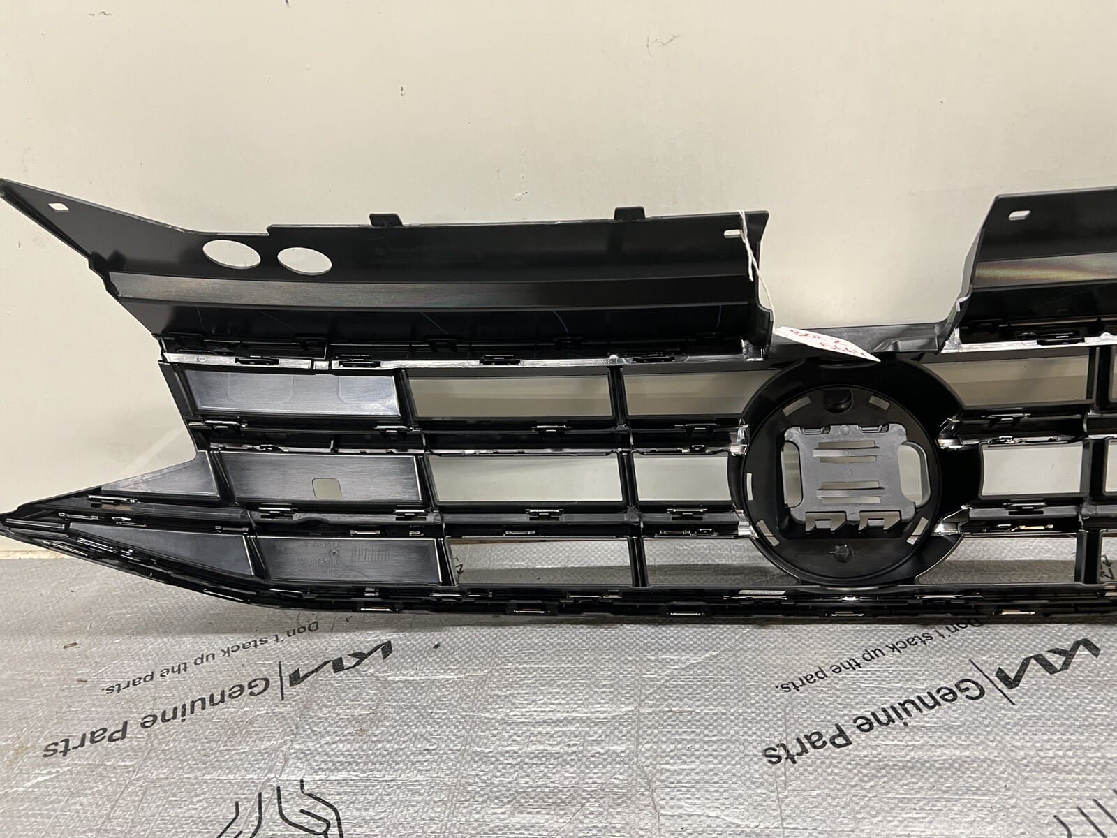 🌟MINT🌟 2022 2023 2024 VW TIGUAN FRONT OEM GRILLE 5NN853655D - Image 13