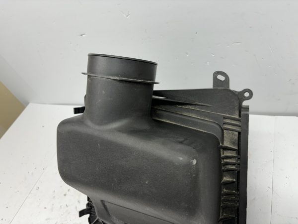 OEM jl349600aa 2018-2021 Lincoln Navigator 2018-2022 Expedition Air Cleaner Box - Image 5