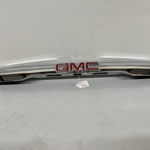 84431662 2017 2018 2019 GMC ACADIA REAR OEM TAILGATE CHROME TRIM MOLDING