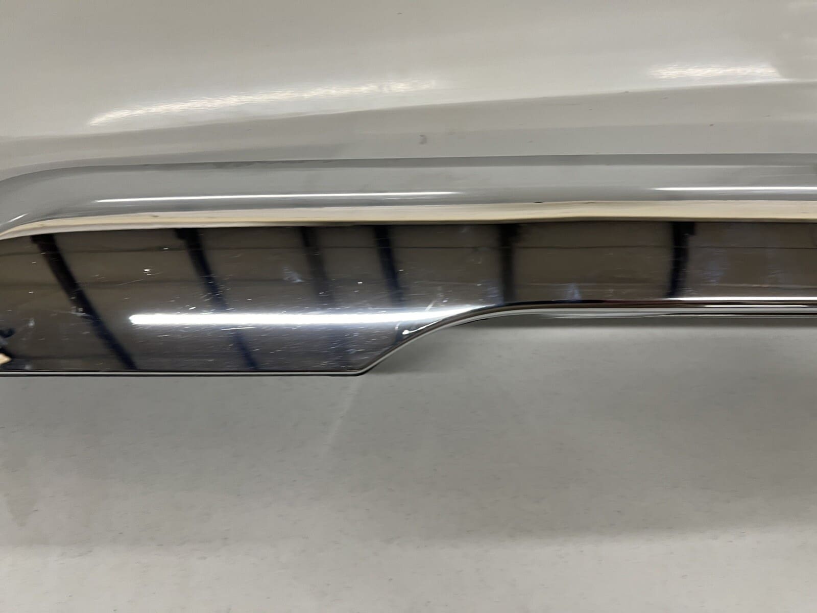 84431662 2017 2018 2019 GMC ACADIA REAR OEM TAILGATE CHROME TRIM MOLDING - Image 11