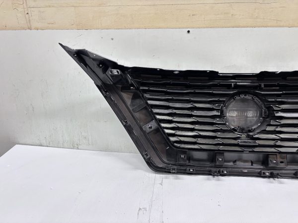 623106RA0A  2021 2022 2023 2024 NISSAN ROGUE CHROME FRONT OEM GRILLE GENUINE - Image 12