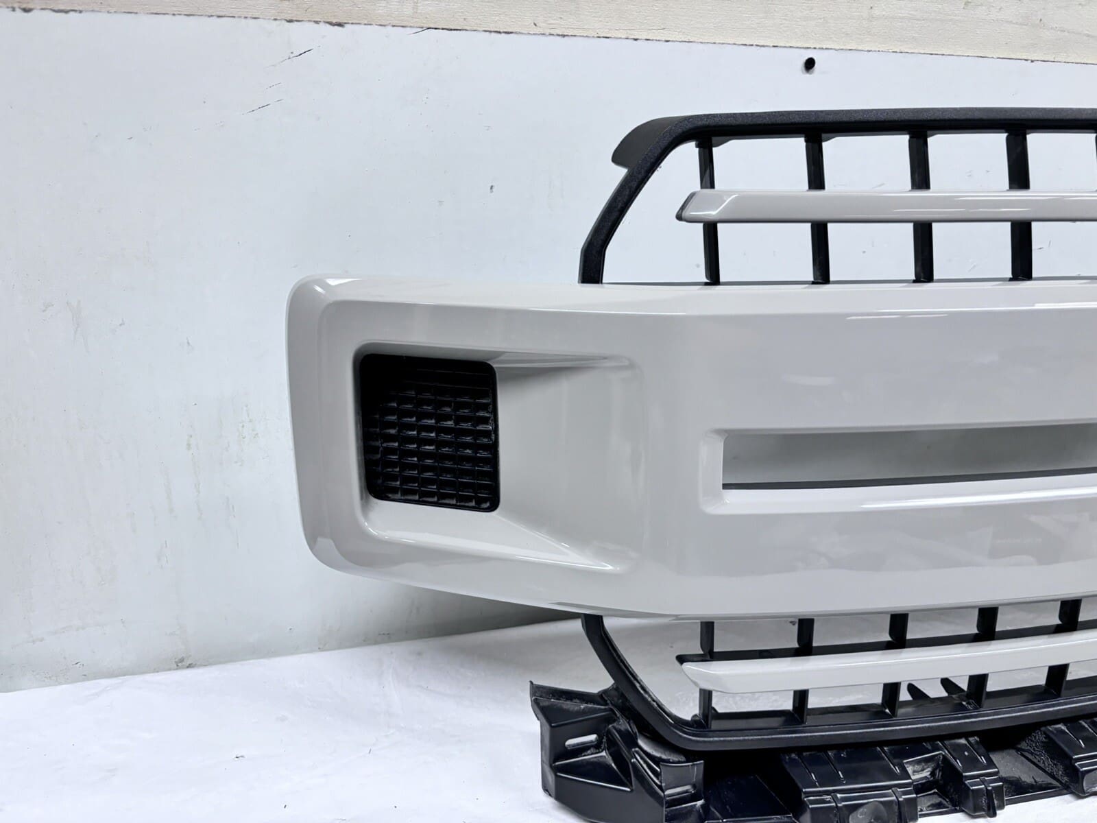 OEM 2018 2019 2020 FORD F150 FRONT GRILLE jl3z8200fcptm NEW NOT PAINTED - Image 2