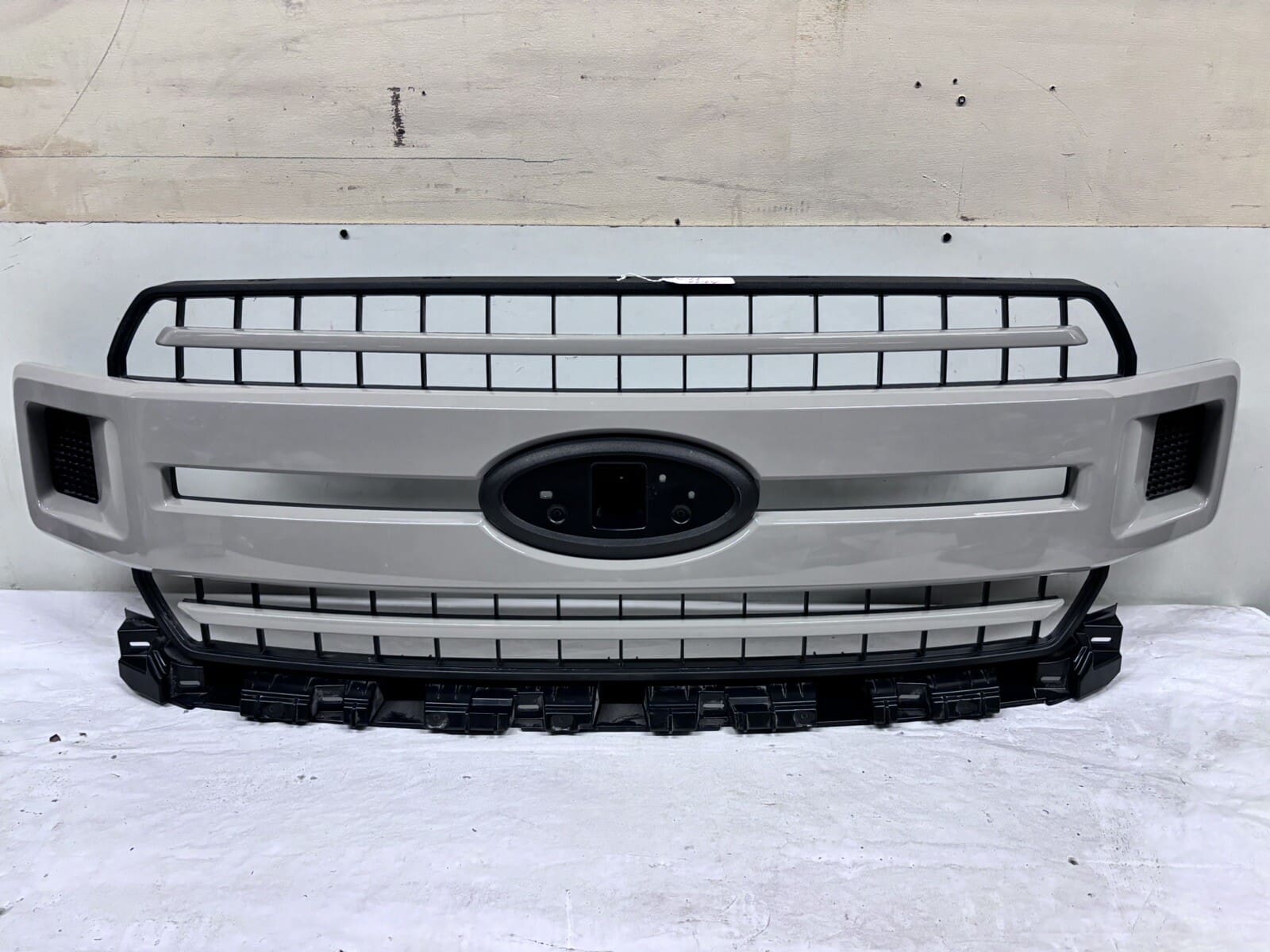 OEM 2018 2019 2020 FORD F150 FRONT GRILLE jl3z8200fcptm NEW NOT PAINTED - Image 13