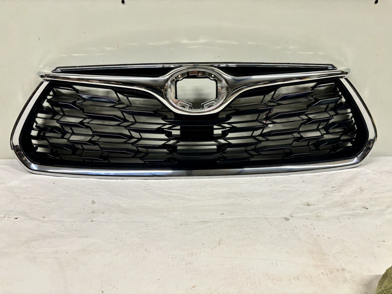 đniceđ 53111-0E250 2020 2021 2022 toyota highlander chrome front oem grille