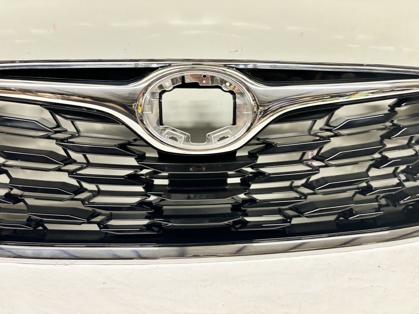 đniceđ 53111-0E250 2020 2021 2022 toyota highlander chrome front oem grille - Image 7